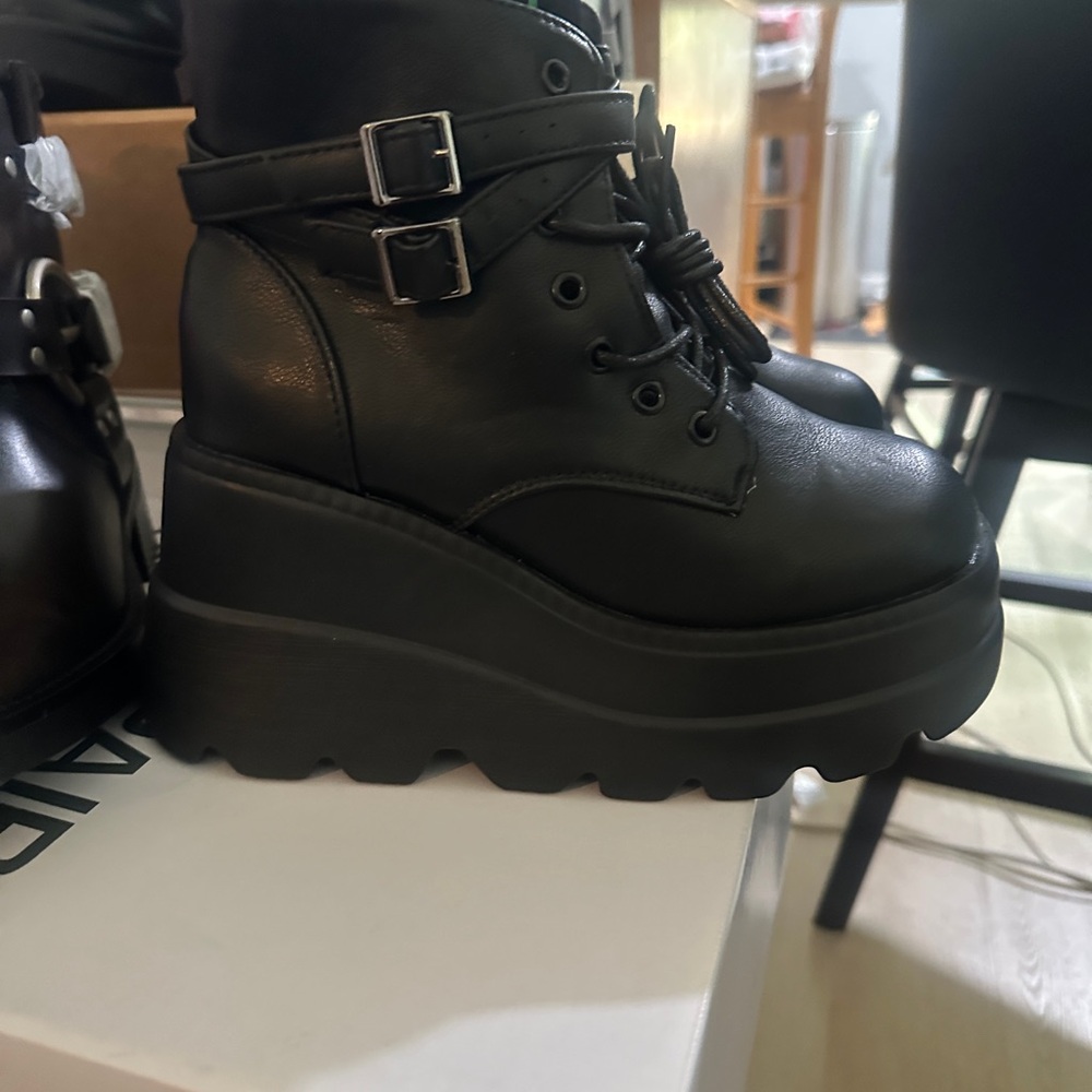 Stylish Black Lace-Up Platform Boots